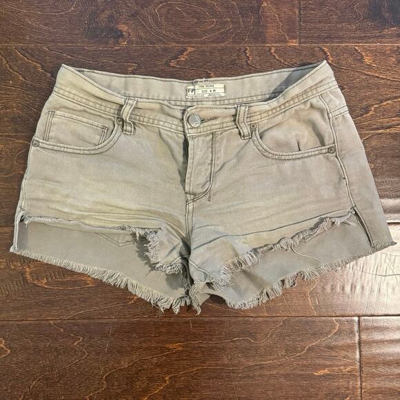 FREE PEOPLE Shark Bite Shorts Womens 26 Washed green Button Fly Frayed Trim - Picture 1 of 5